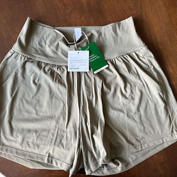Halara Ultra Sculpt Army Green  Women's Shorts XL Long - Picture 1 of 3